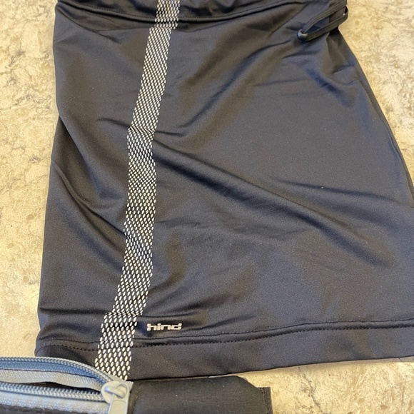 Lot of 3 items- running belt , key wrist , face covering - Picture 4 of 6